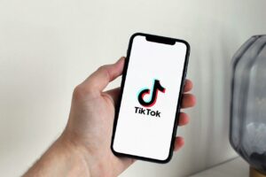 無料でTikTokの動画をダウンロードする方法を学ぶ