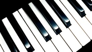 デバイスでピアノを演奏する方法を学ぼう：ダウンロードする素晴らしいアプリ
